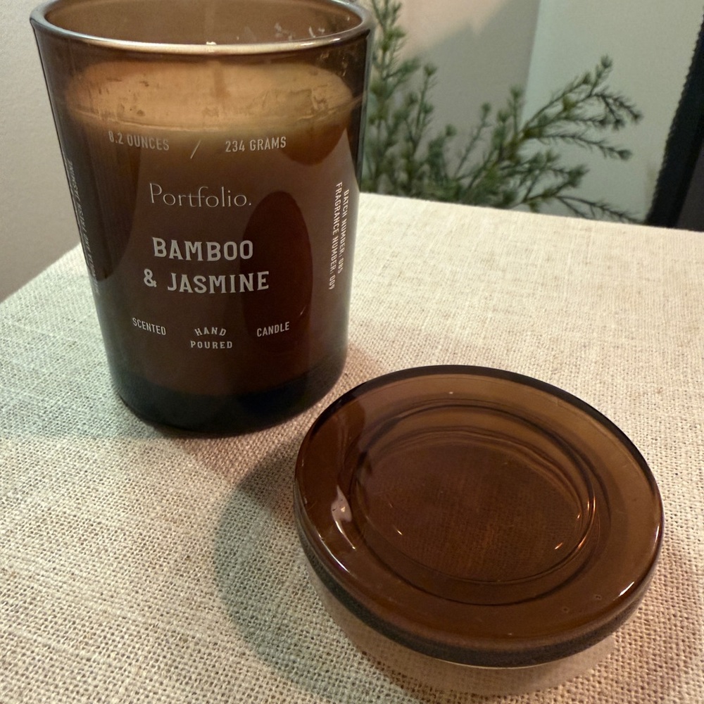 Portfolio Bamboo Jasmine‎ California boutique candle 8.2 oz pleasant light aroma